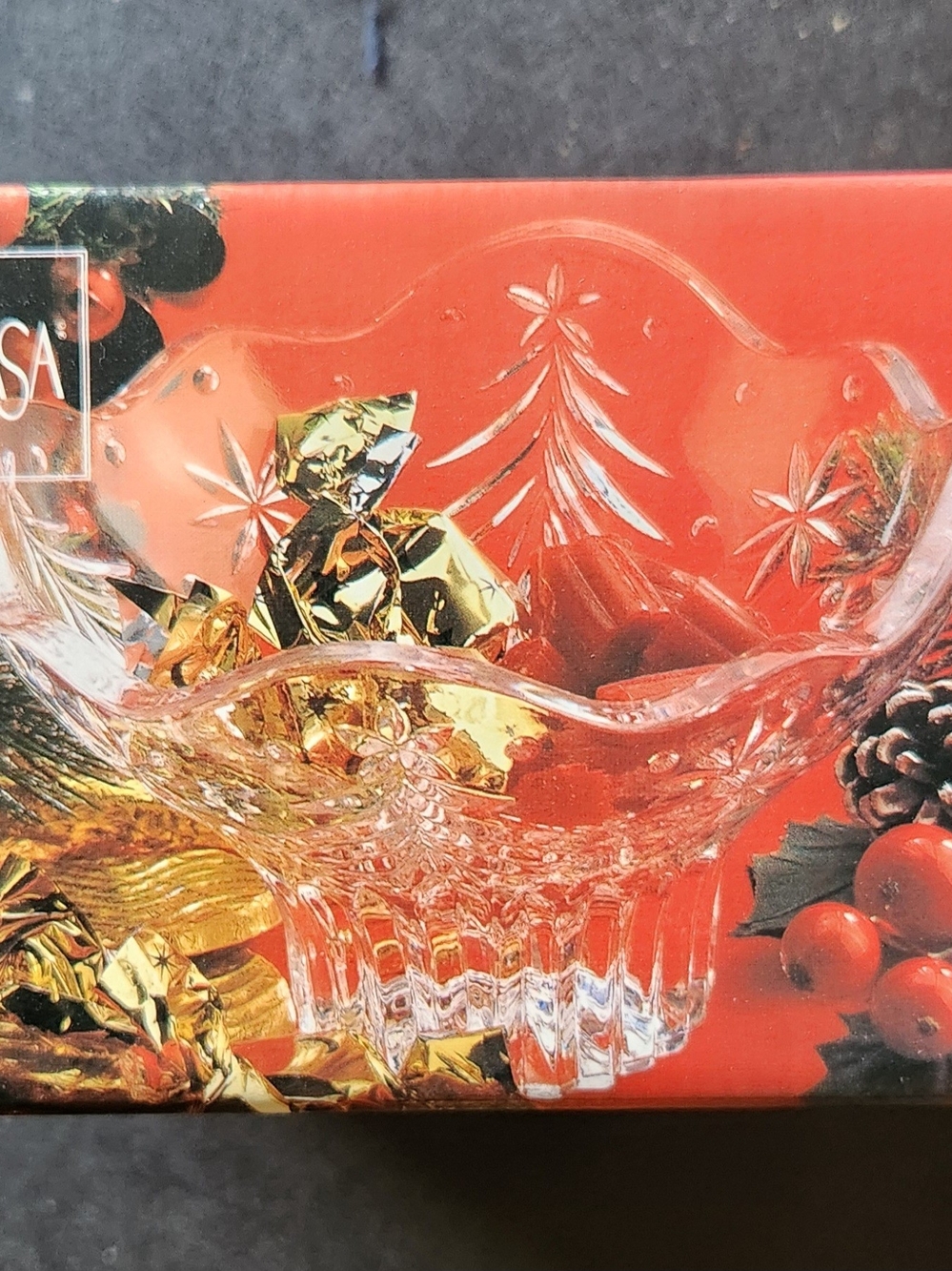 Mikasa 6 Inch Footed Holiday Bowl